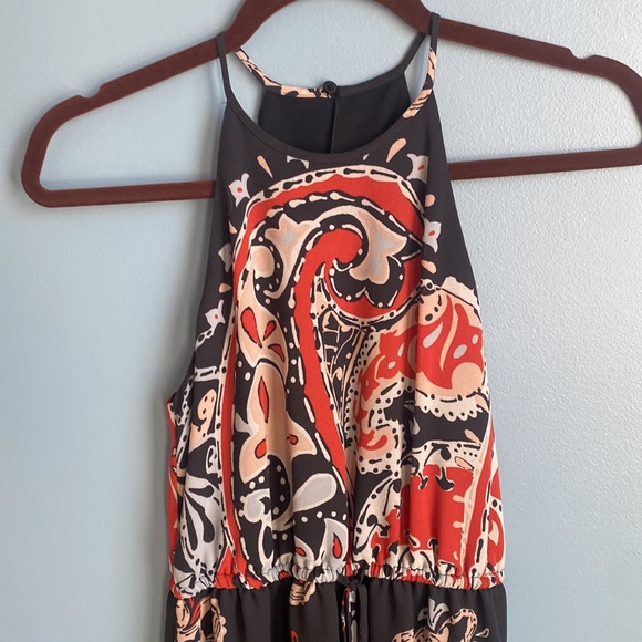 Lovely halter dress - Picture 4 of 11